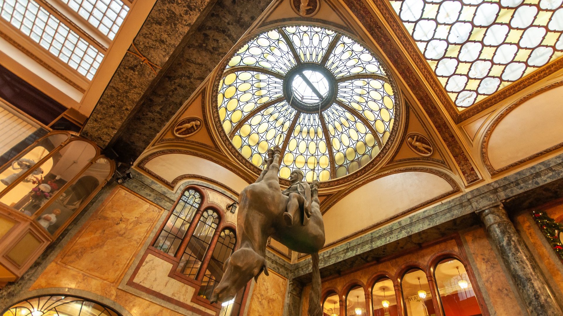 Palác Lucerna