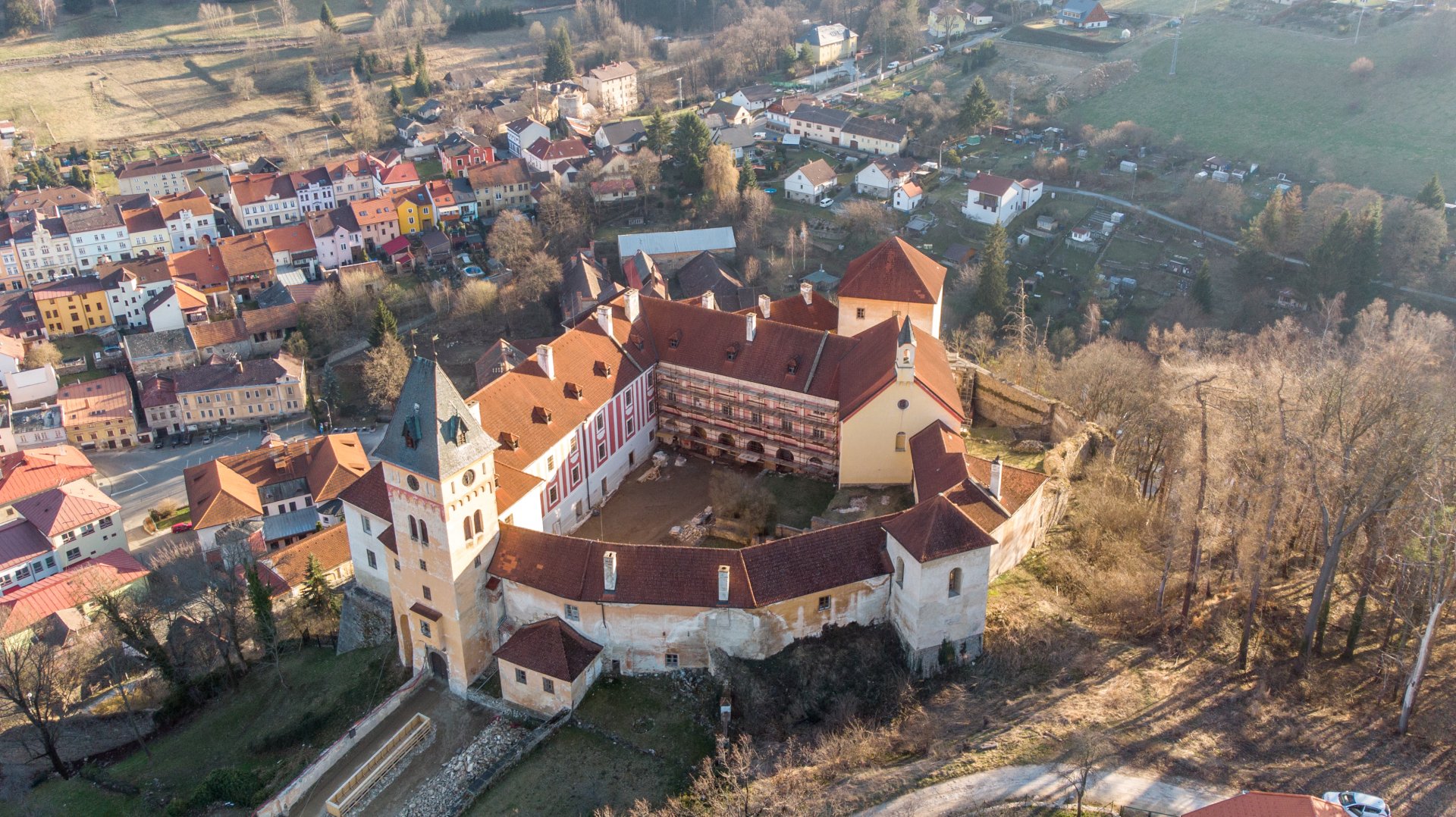 Zámek Vimperk - před a po