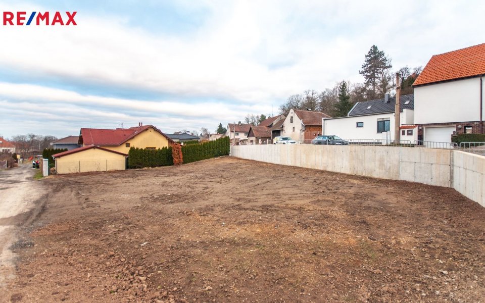 Pronájem pozemku 858 m², Panenské Břežany