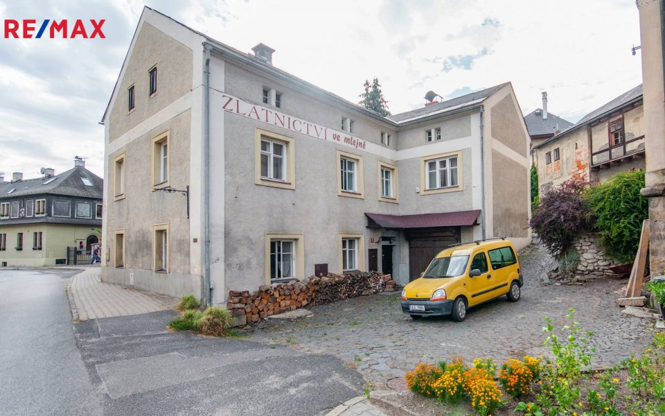 Prodej domu 675 m², Český Dub