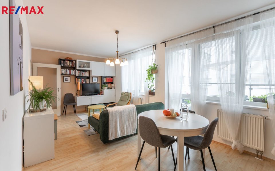 Prodej bytu 3+kk v osobním vlastnictví 70 m², Praha 9 - Hostavice