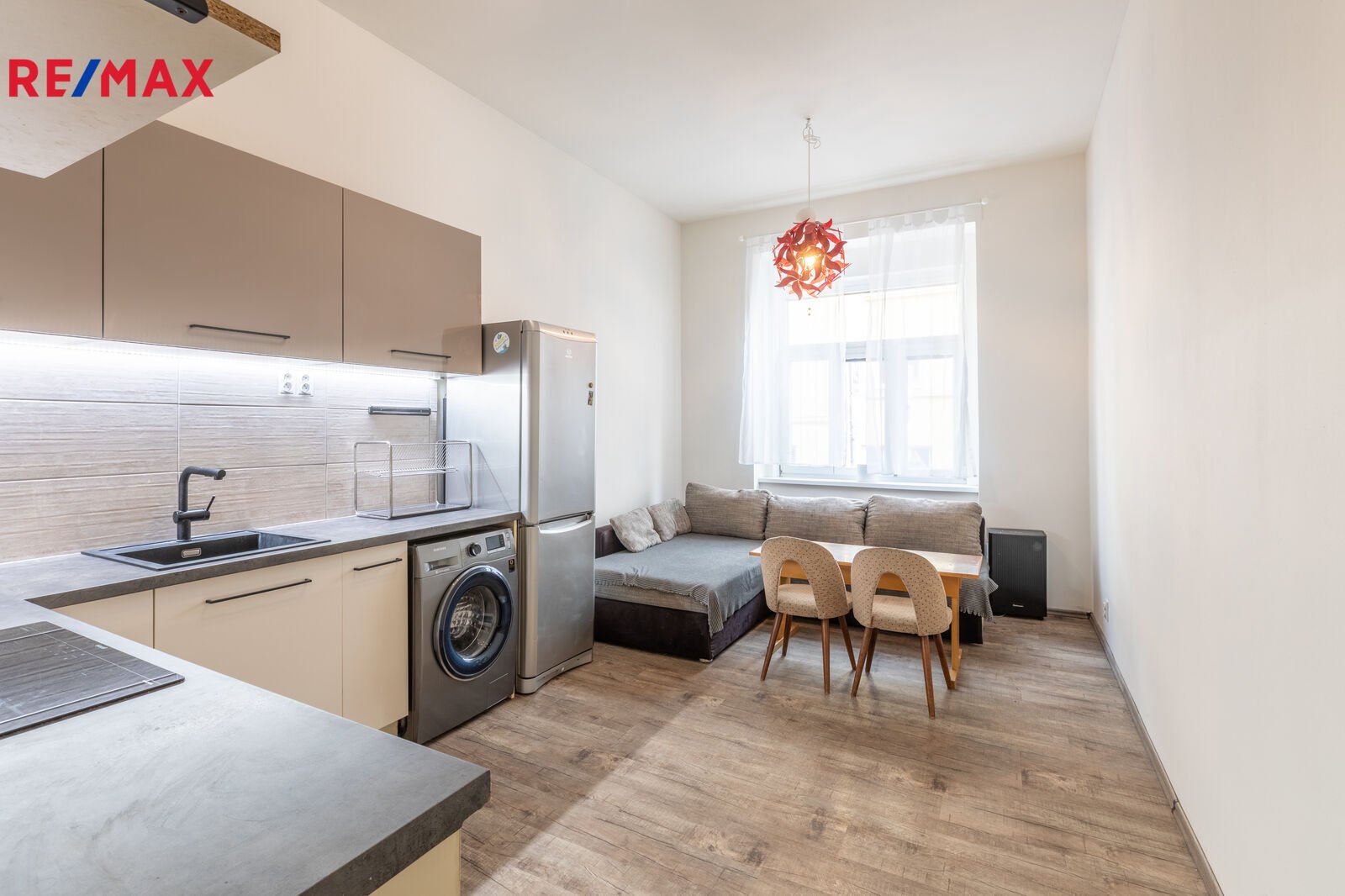Pronájem bytu 2+kk v družstevním vlastnictví 43 m², Praha 8 - Libeň
