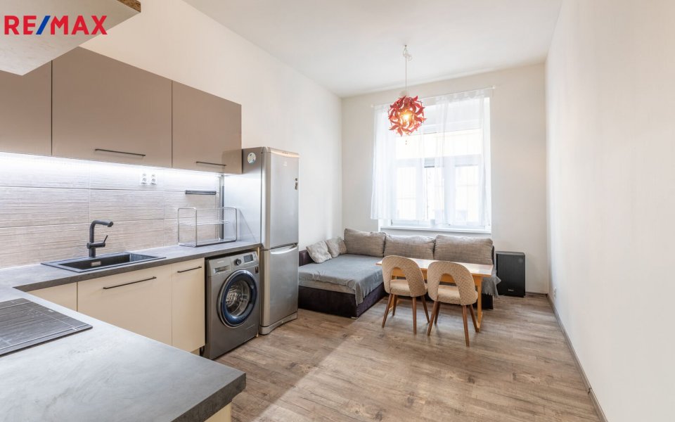 Pronájem bytu 2+kk v družstevním vlastnictví 43 m², Praha 8 - Libeň