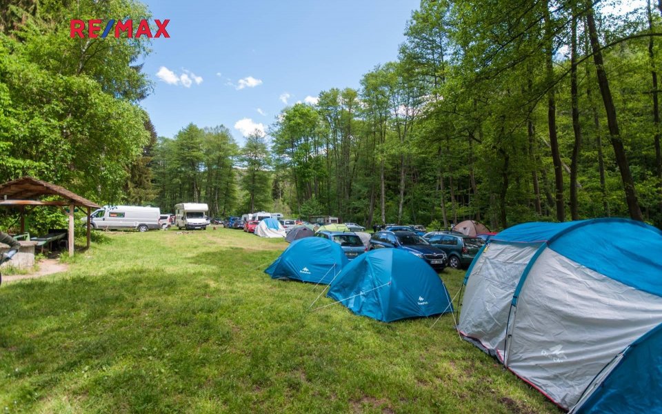 Prodej pozemku 4690 m², Kokořín