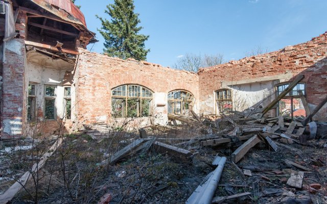 Patro hlavní budovy