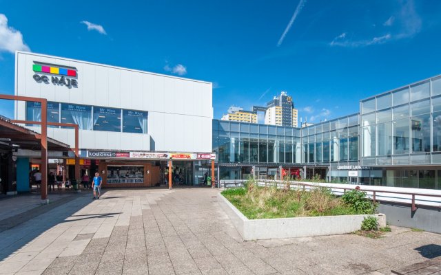 Metro C Háje a obchodní centru